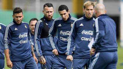 Salvio, Otamendi, Di Maria y Biglia, en el predio de Ezeiza