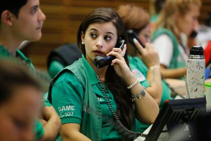 En medio de la pandemia, los integrantes de la compleja red de cobertura estatal del SAME se exponen al riesgo de contagio para cuidar la salud de toda la comunidad