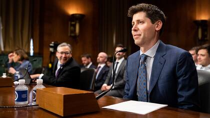 Sam Altman, CEO de OpenAI, creador de ChatGPT, apoyó la regulación gubernamental de la IA durante una audiencia ante el Congreso.
