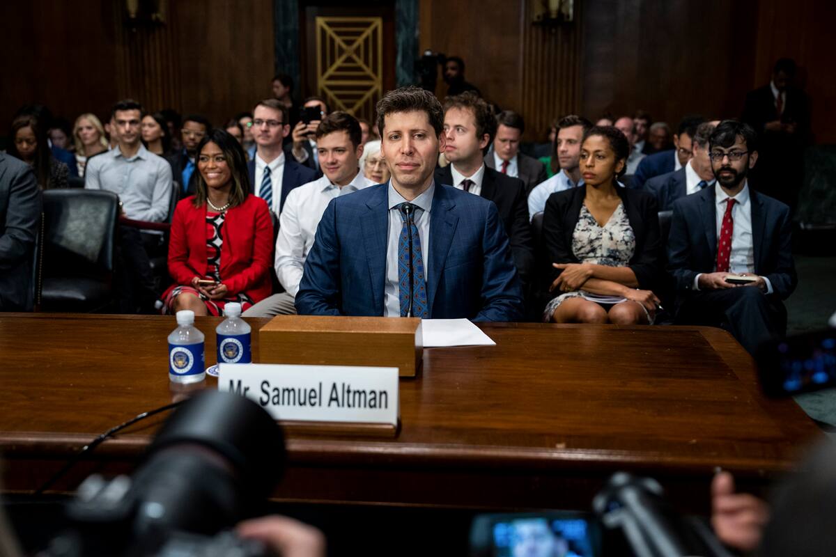 Sam Altman, CEO de OpenAI, durante una audiencia sobre IA en Washington DC, el 16 de mayo de 2023 (Haiyun Jiang/The New York Times)