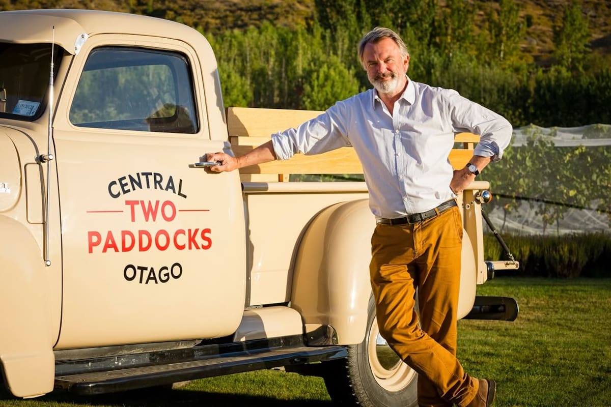 Home 21 sam neill el actor de jurassic park en su finca PJFYB4GNZVDB5JEJFN37I5SKBI