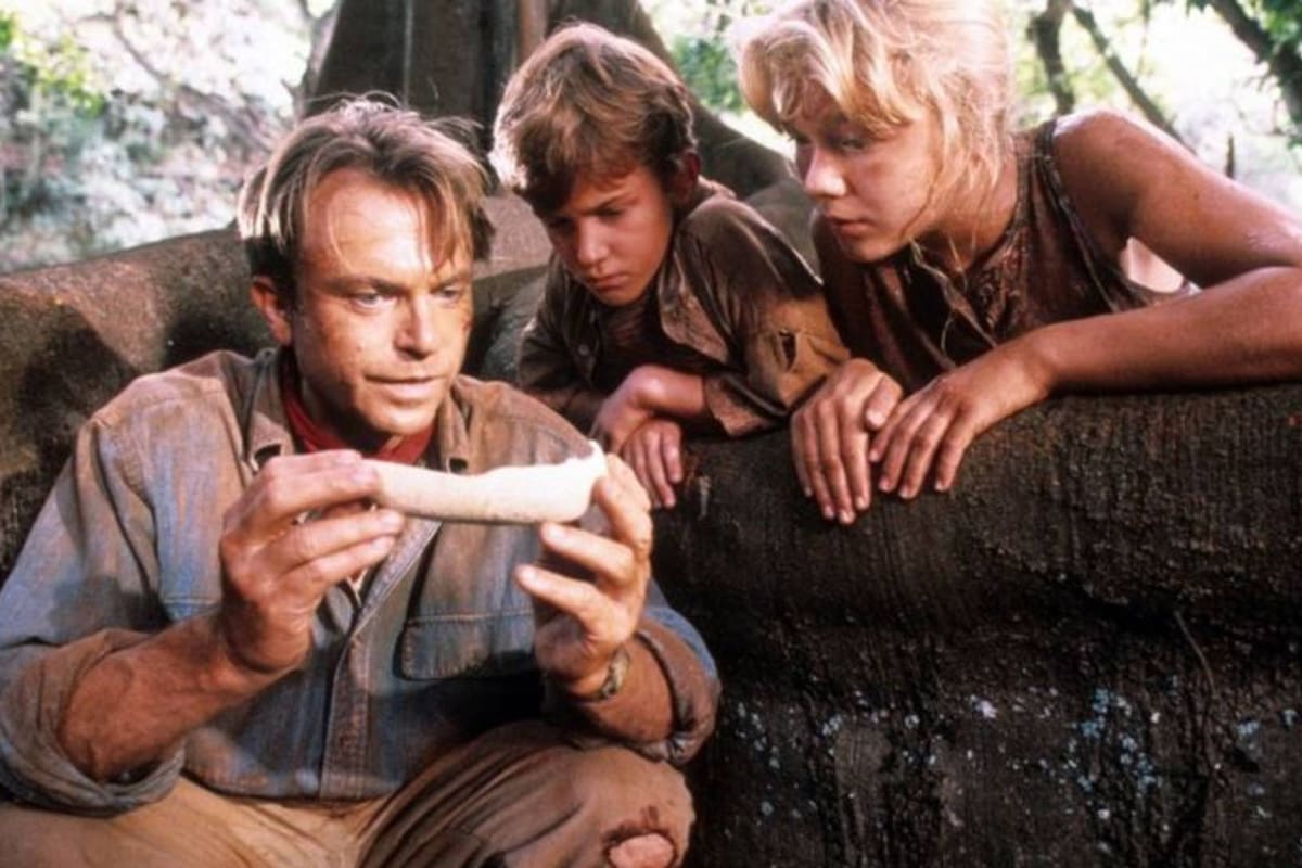 Sam Neill, el actor que interpretó al paleontólogo Alan Grant en Jurassic Park, murió este lunes a sus 78 años
