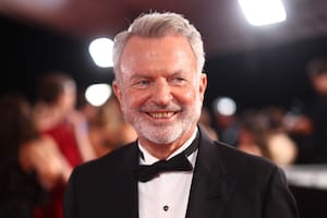 Murió Sam Neill, el actor que tuvo una carrera a su medida y se hizo famoso a la sombra de los dinosaurios de Jurassic Park