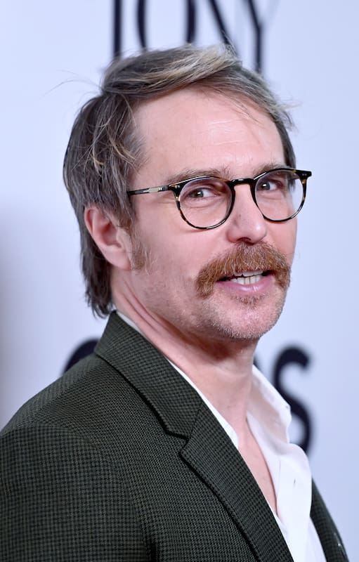 Sam Rockwell regresa con otro personaje que se suma una larga lista de antihéroes de su carrera