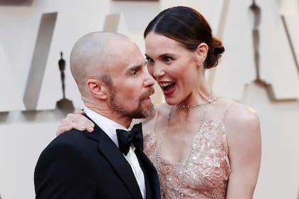 Sam Rockwell, rapado por su rol de Bob Fosse en Fosse y Verdon, junto a su esposa Leslie Bibb