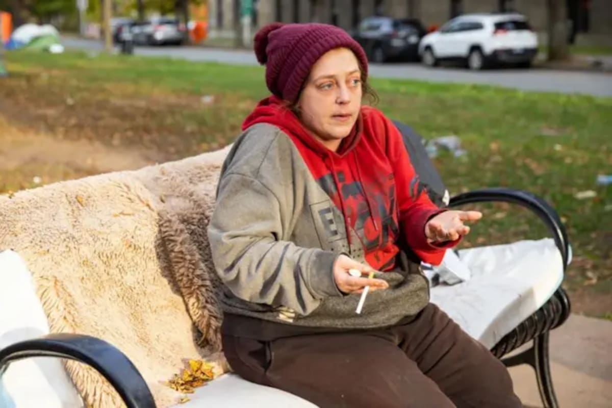 Samantha Nickerson es una residente del campamento que ahora ha recibido refugio temporal bajo techo