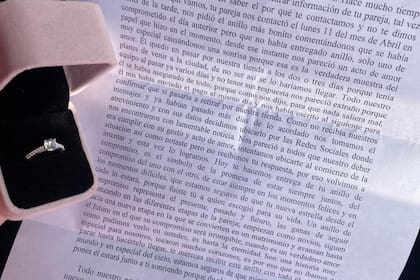 Samantha recibió el anillo que su prometido escogió para ella