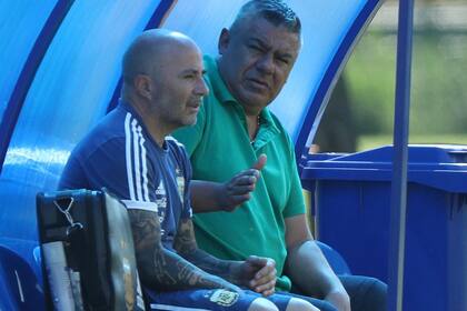 Sampaoli y Tapia, en una charla en la concentración