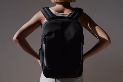 Samsonite presentó Konnect-I, una mochila conectada con Jacquard, la tecnología desarrollada por Google que permite controlar diversos ajustes del smartphone con pequeños toques y gestos sobre la tela