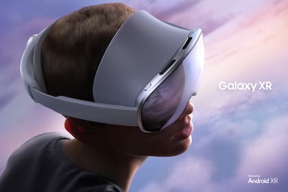 Samsung presentó los Galaxy XR, anteojos de realidad mixta; permiten ver apps generadas frente a nuestros ojos y, al mismo tiempo, la habitación en la que estamos, para interactuar con los objetos y recibir información sobre ellos