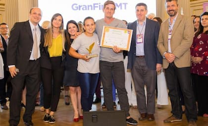 Samuel Doichele y su hermana Andrea. En 2019 recibieron el primer premio del concurso "Mentes Transformadoras", donde resultaron ganadores frente a más de 1000 proyectos de impacto social en todo el país
