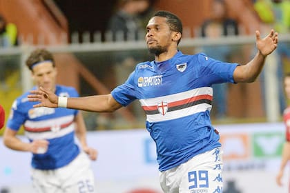 Samuel Eto''o festeja su primer gol en Sampdoria