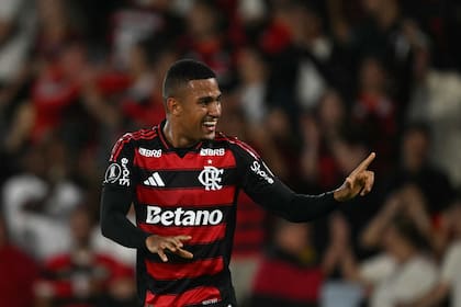 Samuel Lino es una de las figuras de Flamengo, que anhela su quinto título en la temporada