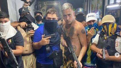 Samuel Medina, conocido como Gordo Samu, posó en 2021 con el trapero Zamaray, con armas