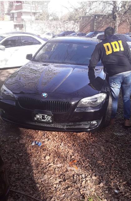 Uno de los BMW secuestrados en poder de los sospechosos
