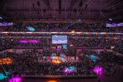 San Antonio batió el récord de asistencia a un encuentro de la NBA al meter a 68.323 espectadores en su partido ante los Warriors en el majestuoso Alamodome