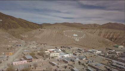 San Antonio de los Cobres es la penúltima parada del Tren de las Nubes y el turismo es una de las actividades más fuertes de la zona. “Quienes acaban la secundaria y no estudian, en general trabajan en la municipalidad o el sector minero”, cuenta Agustina. Gentileza: Abanderados