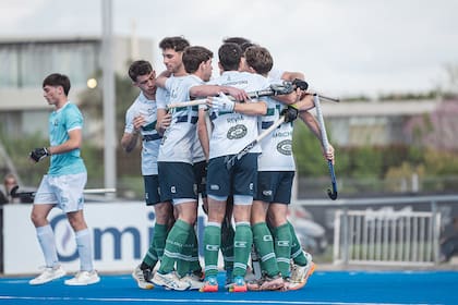 San Fernando celebra ante Santa Bárbara; es el gran dominador del Metropolitano masculino de hockey