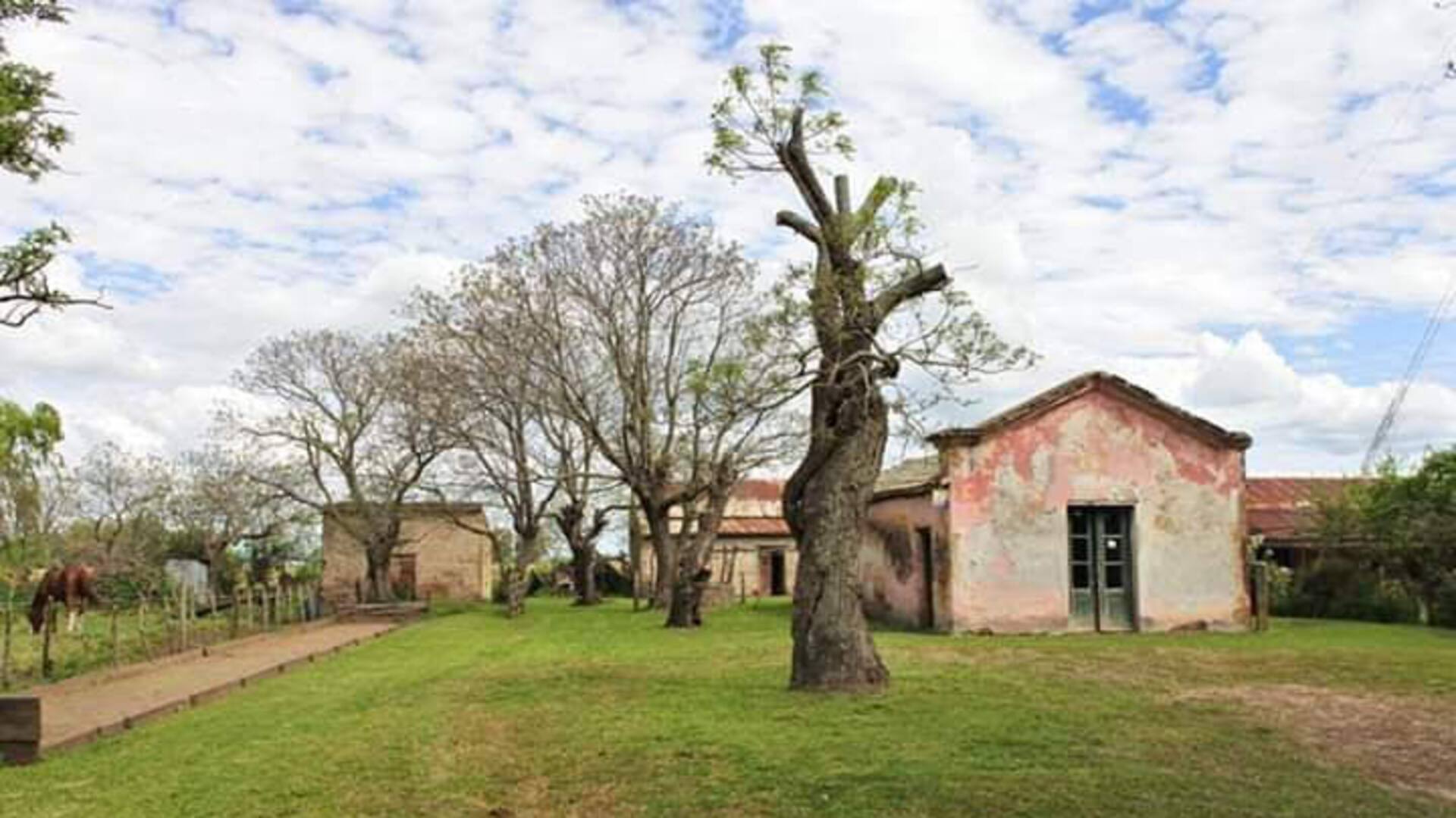 El viejo almacén San Gervasio, con cancha de bochas, en Tapalqué