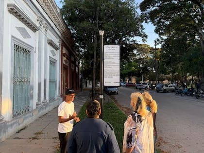 San Javier está situada a 156 kilómetros al norte de la capital provincial