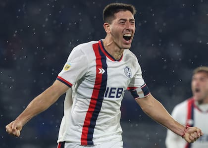 San Lorenzo también viste Atomik en el fútbol local
