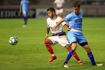 Romero, en acción; el paraguayo marcó dos goles y fue la figura