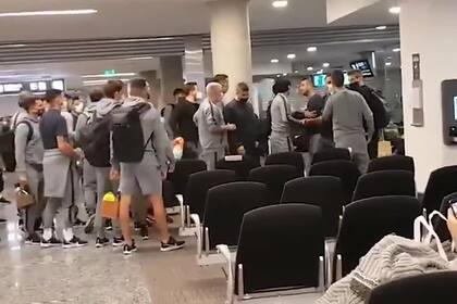 San Lorenzo y una discusión con hinchas en el aeropuerto