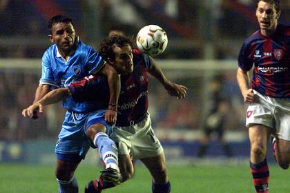 San Lorenzo ya le ganó a Bolívar la semifinal de la Sudamericana 2002