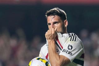 La vuelta a la Bombonera del 9 de una rabona memorable: un fanático en Brasil le puso su nombre al hijo
