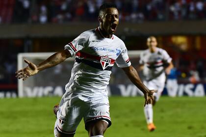 San Pablo festejó en el clásico y pasó a octavos
