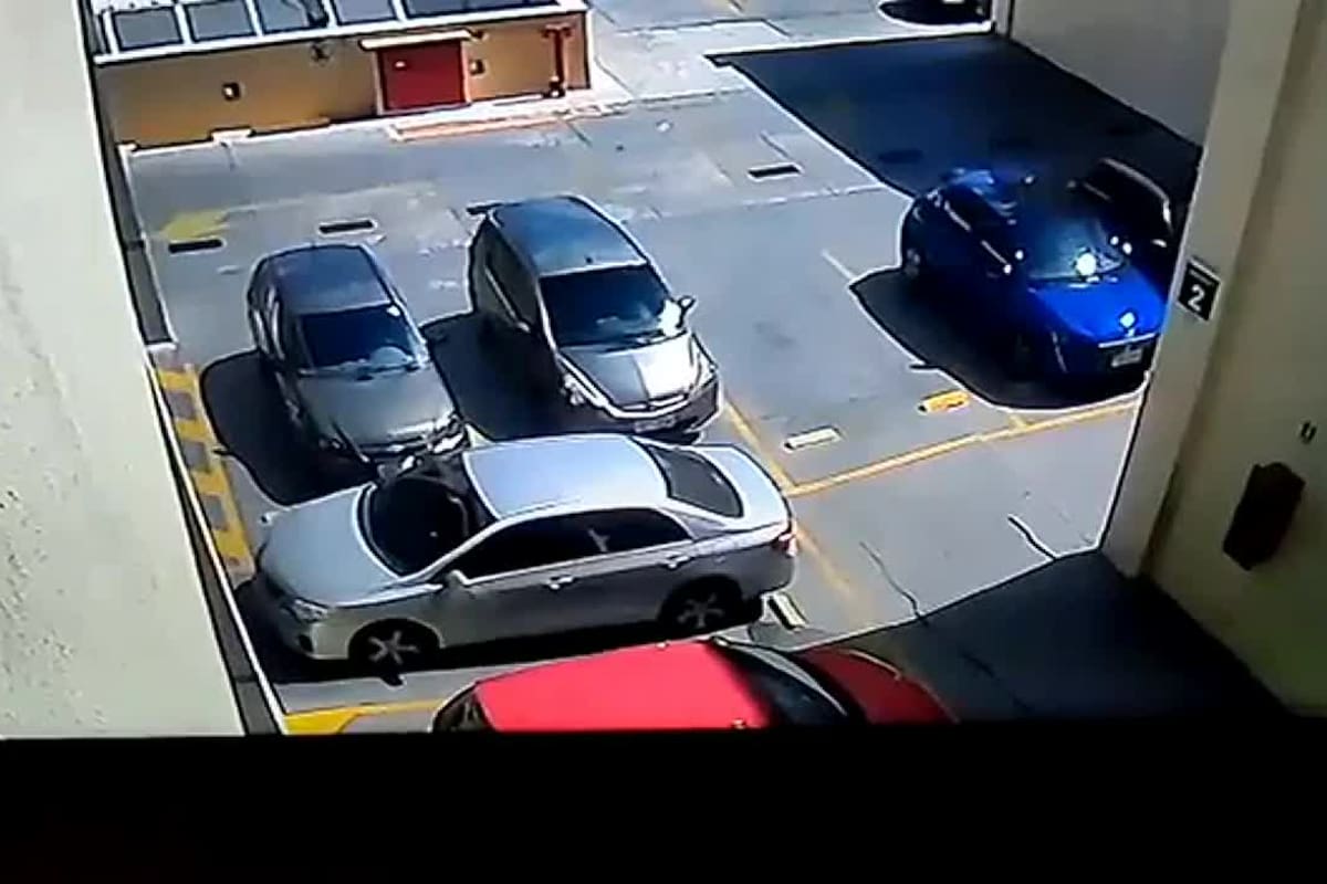 San Pablo: se derrumbó el techo de un shopping y cuatro autos cayeron al patio de comidas