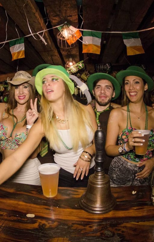 San Patricio en el Slainte Irish Pub de Devoto.