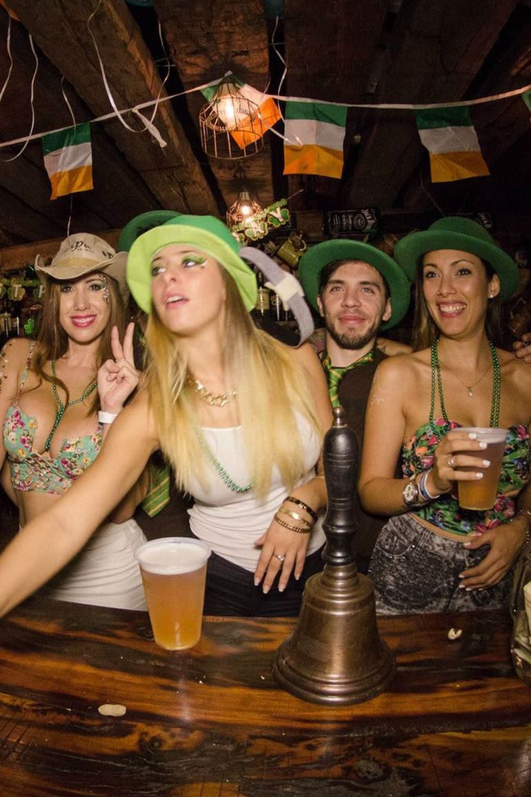 San Patricio en el Slainte Irish Pub de Devoto.