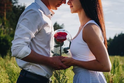 San Valentín, que celebra el 14 de febrero al amor en todo el planeta, invitan a reflexionar sobre los nuevos formatos afectivos