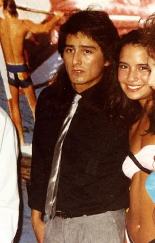 Sánchez, a la izquierda, con bikini azul