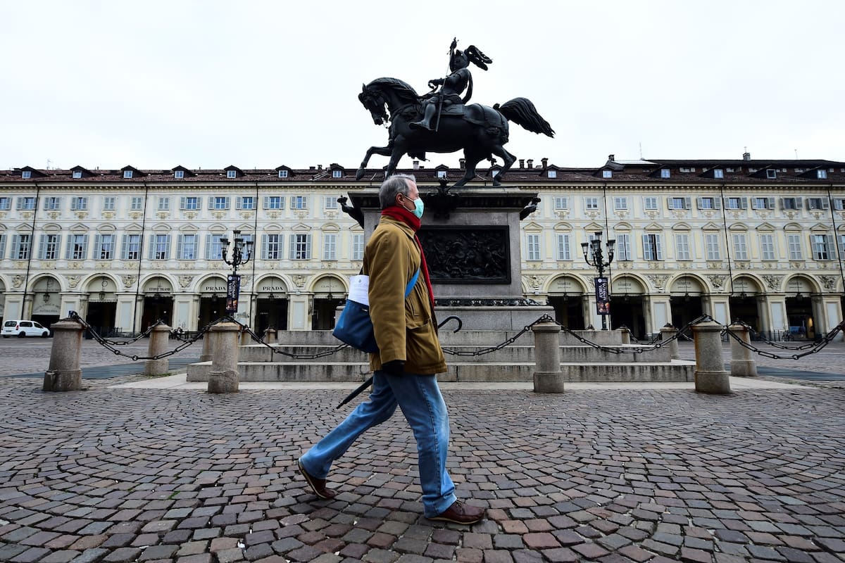 Sánchez advirtió que vendrán "días muy duros" para el país; hubo 324 nuevas muertes
