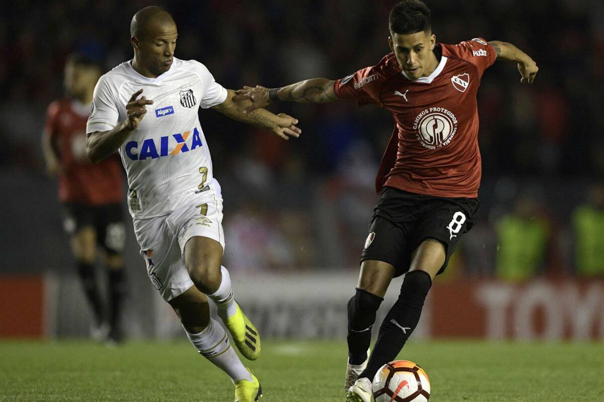 Sánchez, en la cancha de Independiente, durante el partido de la polémica