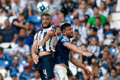 Sánchez, forme en la zaga de los Rayados
