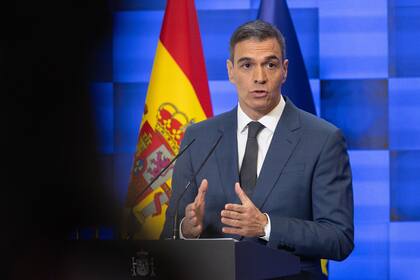 Sánchez responde hoy en el Congreso sobre su supuesta "renuncia a gobernar", la política catalana y