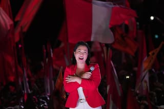 Sánchez y Fujimori cierran campañas previo al balotaje presidencial de Perú