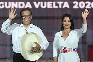 Quiénes son Roberto Sánchez y Keiko Fujimori y qué puede decidir la carrera por presidir el inestable Perú