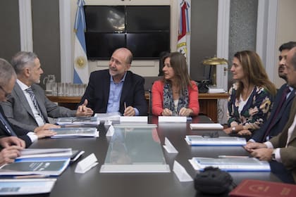 Sandra Frederic se reunió con Omar Perotti y Marcelo Sain, para coordinar acciones de prevención