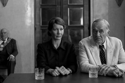 Sandra Hüller, izquierda y Hanns Zischler en Tierra de mi padre, una de las candidatas más fuertes de la actual carrera por el Oscar internacional