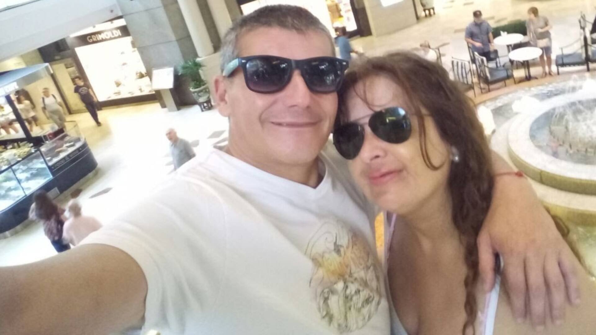 Sandra junto a su marido que volvió a su lado en el peor momento de su vida.