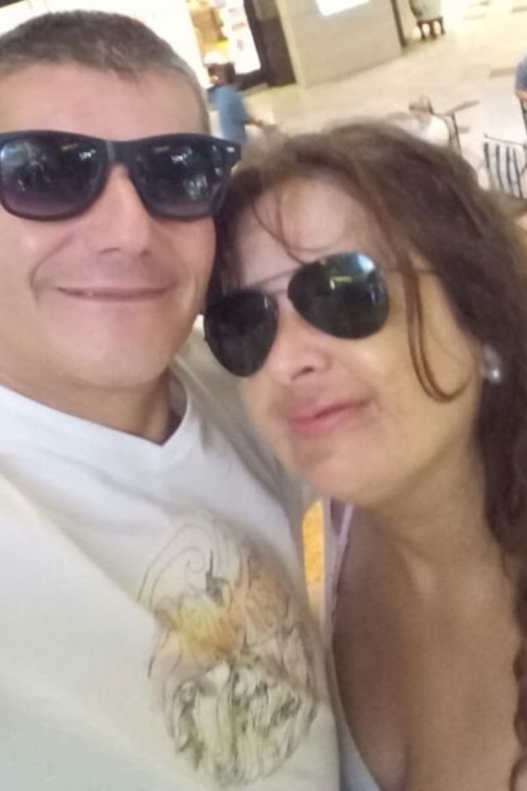 Sandra junto a su marido que volvió a su lado en el peor momento de su vida.