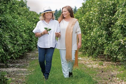 Sandra Mihanovich y Monica Cahen D`anvers