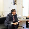 El Gobierno evalúa que los extranjeros paguen un arancel por salud y educación tras las críticas por el Mundial