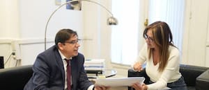 El Gobierno evalúa que los extranjeros paguen un arancel por salud y educación tras las críticas por el Mundial