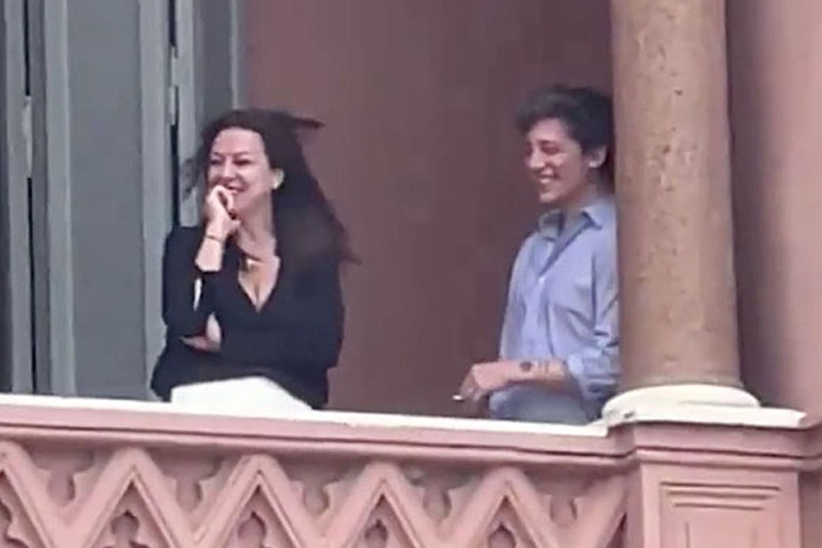 Sandra Pettovello y Santiago Caputo, en el balcón de la Casa Rosada