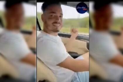 Sandro Castro, en 2021, cuando se grabó en un Mercedes Benz de lujo mientras manejaba a 140 kilómetros por hora en una carretera vacía
